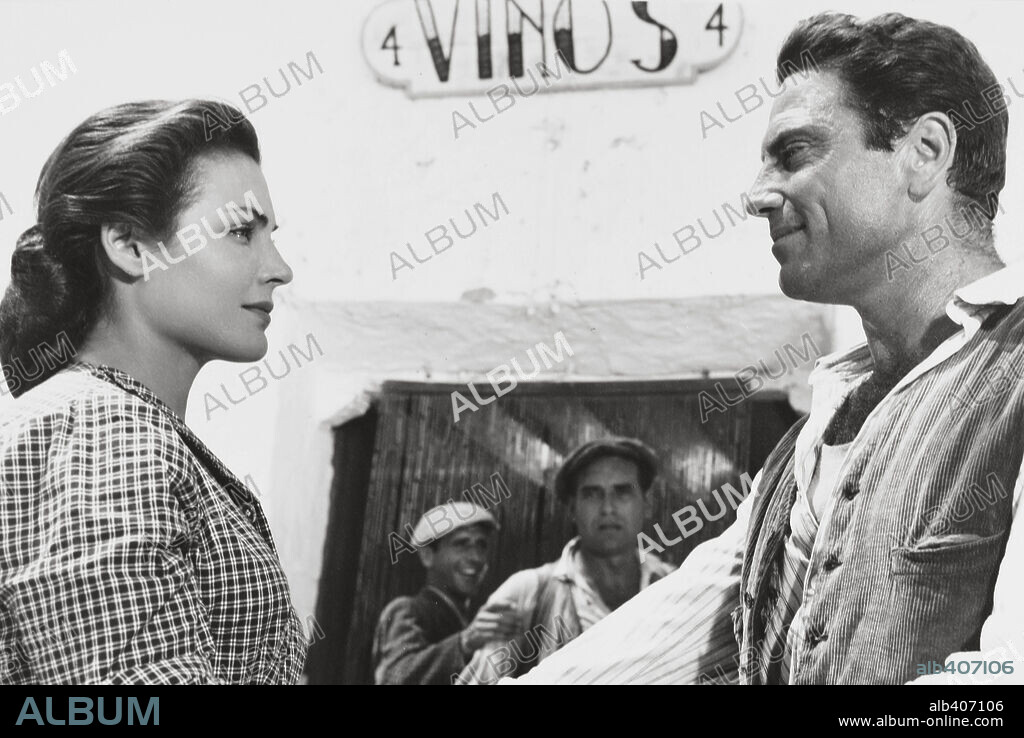 CARMEN SEVILLA y RAF VALLONE en LA VENGANZA, 1958, dirigida por JUAN ANTONIO BARDEM. Copyright SUEVIA FILMS.