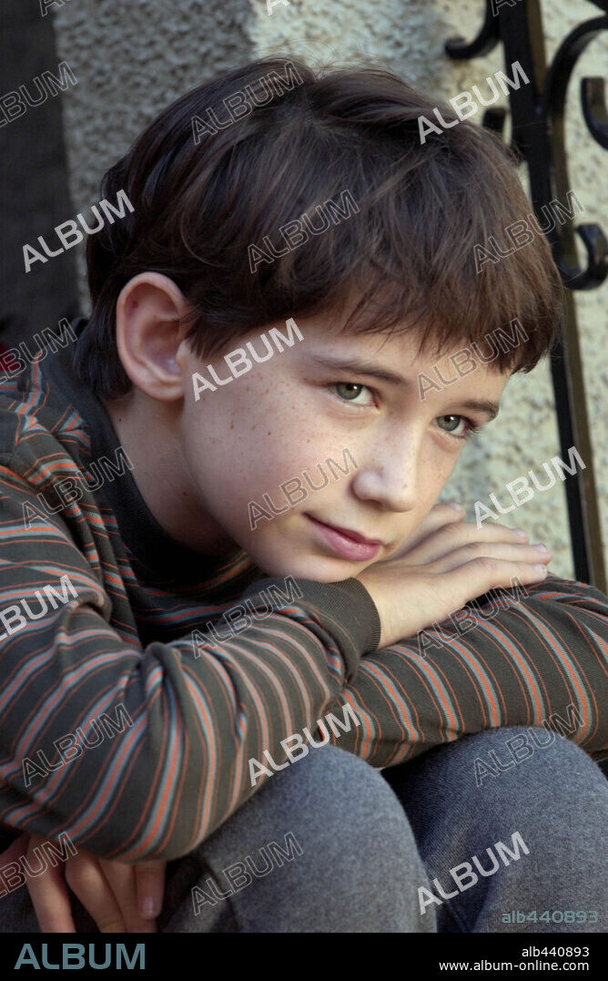 LIAM AIKEN in GOOD BOY!, 2003, directed by JOHN ROBERT HOFFMAN. Copyright METRO GOLDWYN MAYER / HELCERMANAS-BENGE, CHRIS.