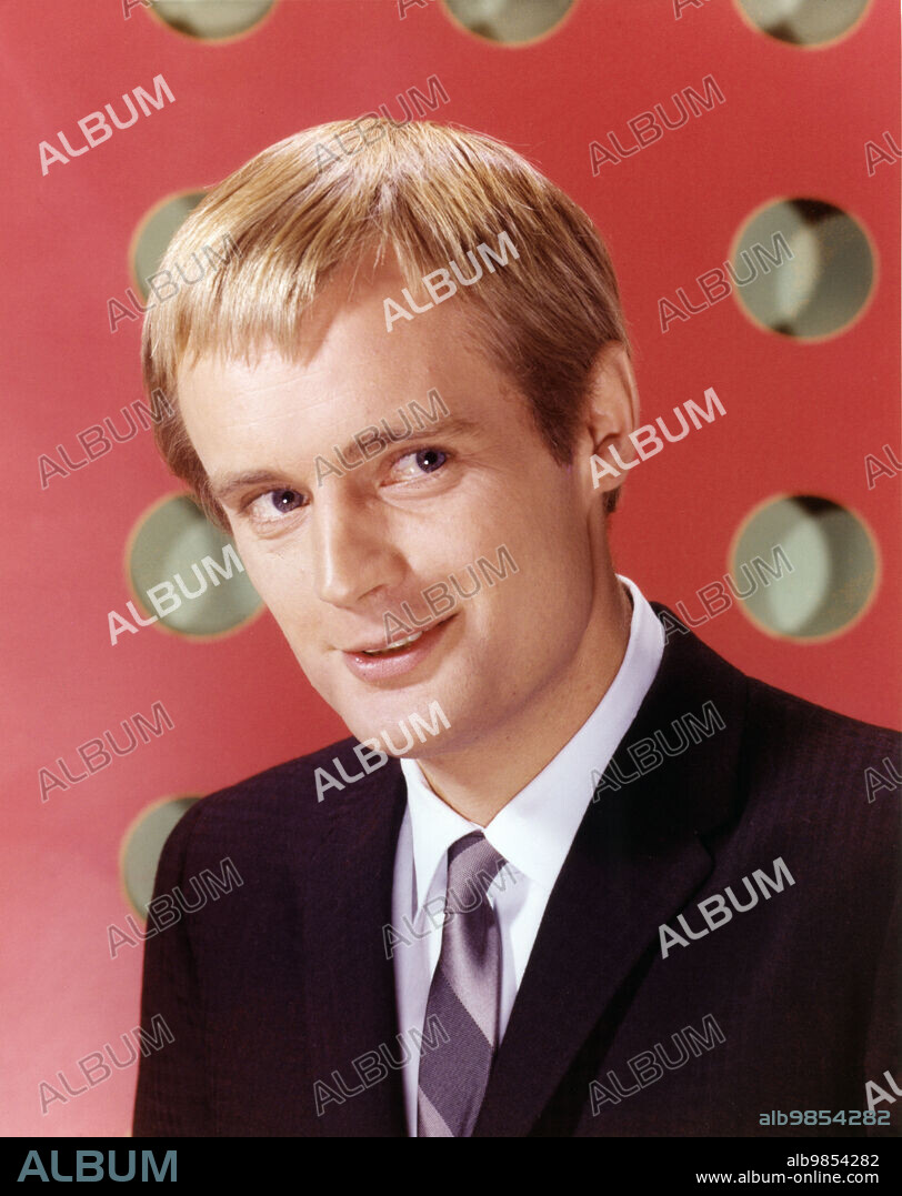 DAVID MCCALLUM (born David Keith McCallum Jr., 19 September 1933 - 25 September 2023) was a Scottish actor and musician who gained wide recognition in the 1960s for playing secret agent Illya Kuryakin in the television series 'The Man from U.N.C.L.E.' Beginning in 2003, McCallum gained renewed international popularity for his role as NCIS medical examiner Dr. Donald "Ducky" Mallard in the American television series 'NCIS'. FILE PHOTO SHOT ON: DAVID MCCALLUM portrait, circa mid 1960's, location unknown. (Credit Image: © Movie Star News via ZUMA Press Wire Service).