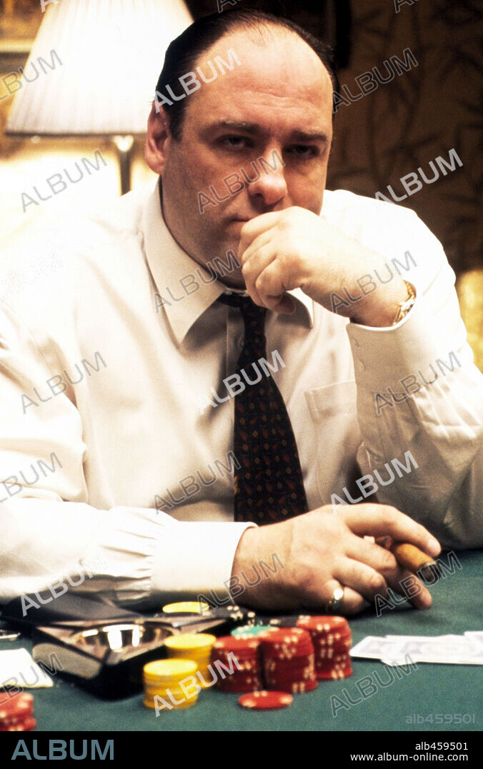 JAMES GANDOLFINI in THE SOPRANO, 1999, directed by ALLEN COULTER and TIMOTHY VAN PATTEN. Copyright HOME BOX OFFICE / GENSER, ABBOT.