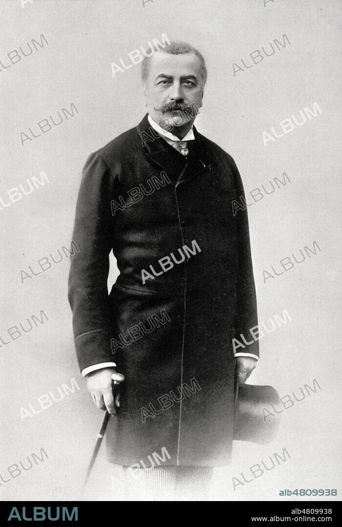 Portrait d'apres une photographe de Louis ANDRIEUX (1840-1931) (pere de Louis ARAGON) paru dans La France contemporaine de 1903. Collection KHARBINE-TAPABOR.