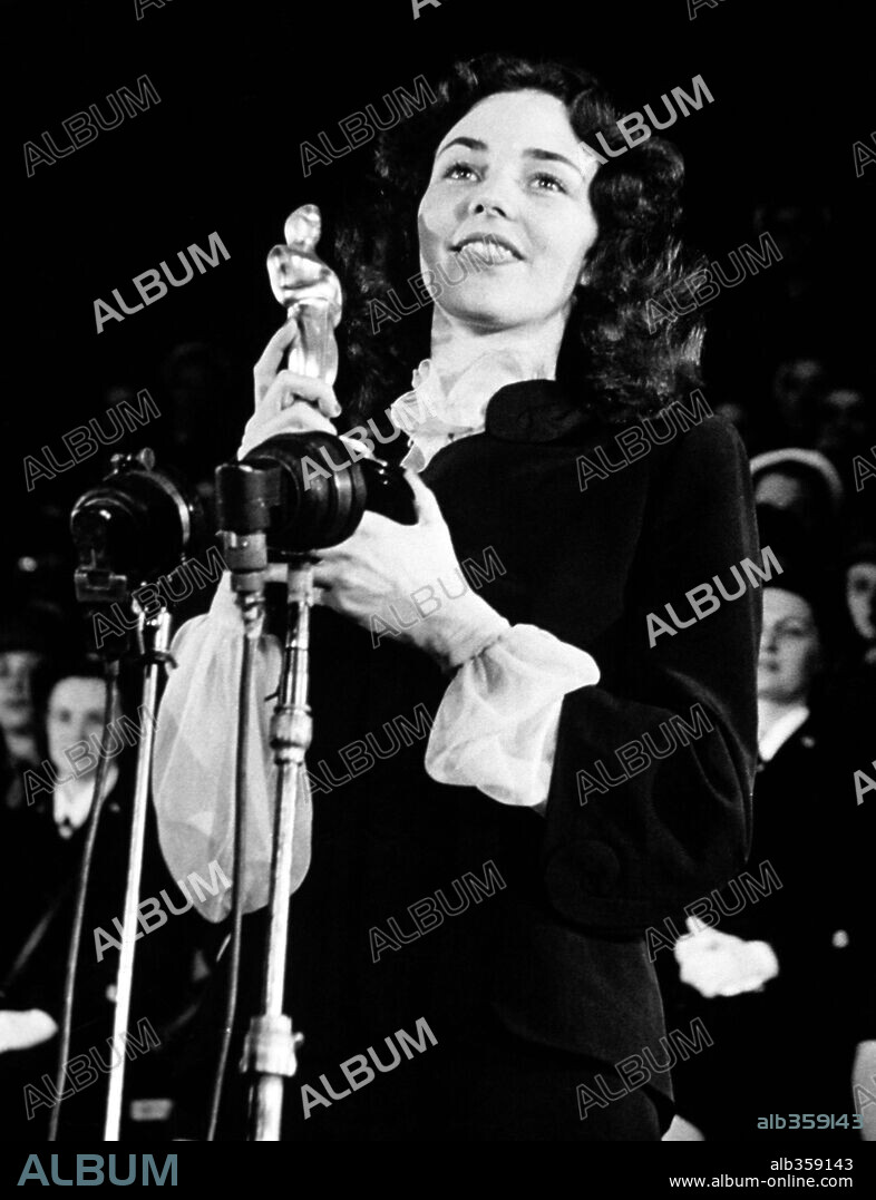 JENNIFER JONES. The 16th Academy Awards / 1944. 
Jennifer Jones, best actress for "The Song of Bernadette". 1944