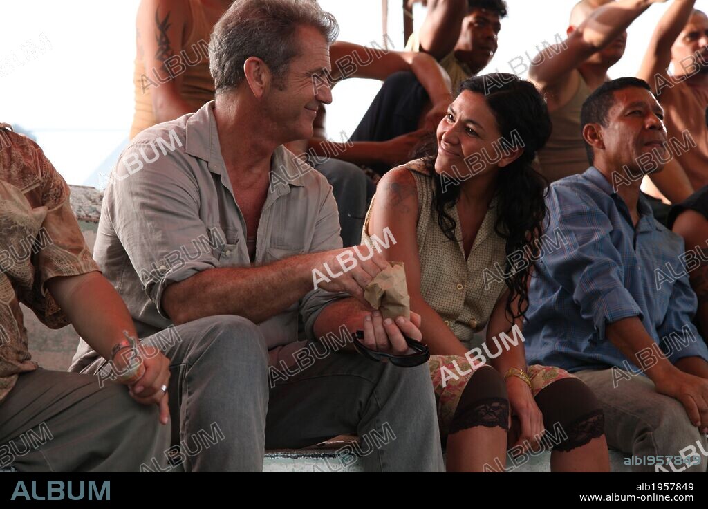 DOLORES HEREDIA y MEL GIBSON en VACACIONES EN EL INFIERNO, 2012 (GET THE GRINGO), dirigida por ADRIAN GRUNBERG. Copyright ICON PRODUCTIONS.