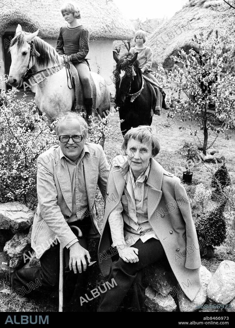 Astrid Lindgren filminspelning Bröderna Lejonhjärta Olle Hellbom. Staffan Götestam och Lars Söderdahl. Lindgren Astrid författare Sit 1976. Hellbom Olle regissör Sit. Film Bröderna Lejonhjärta . (c) Thommy Bernqvist / Sydsvenskan / IBL.