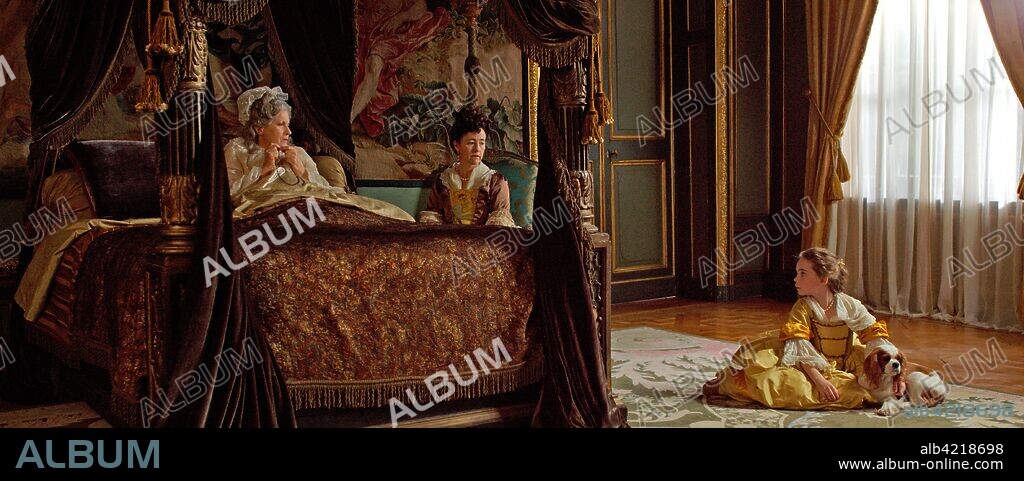 ANDREA FERREOL, CATHERINE MOUCHET et JULIANE LEPOUREAU dans L' ÉCHANGE DES PRINCESSES, 2017, réalisé par MARC DUGAIN. Copyright High Sea Production / Featuristic Films / Scope Pictures.