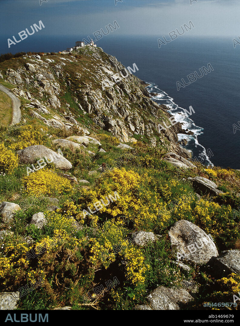GALICIA. CABO FINISTERRE (CABO FISTERRA). Situado en la Costa de la Muerte (Costa da Morte), es el más occidental de la Península Ibérica. Su faro fue construido en el año 1853 en cantería y se encuentra a 126 m. sobre el nivel del mar. Provincia de A Coruña. España.