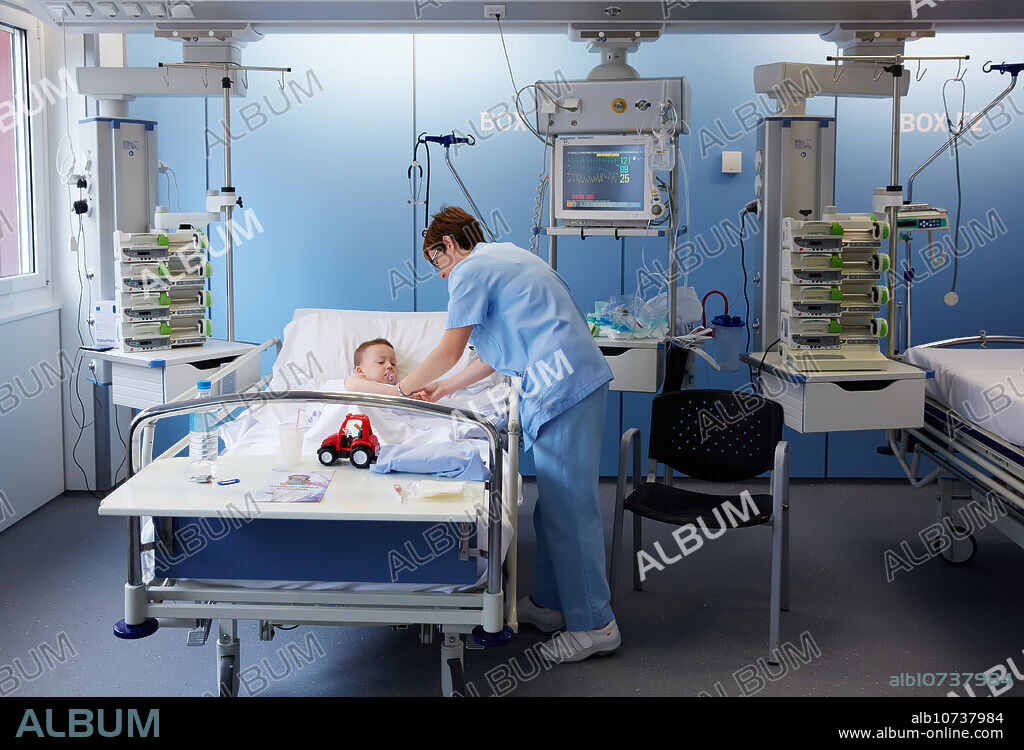 Medical care, Neonate Intensive care Unit, ICU, Hospital Donostia, San Sebastian, Gipuzkoa, Basque Country, Spain.