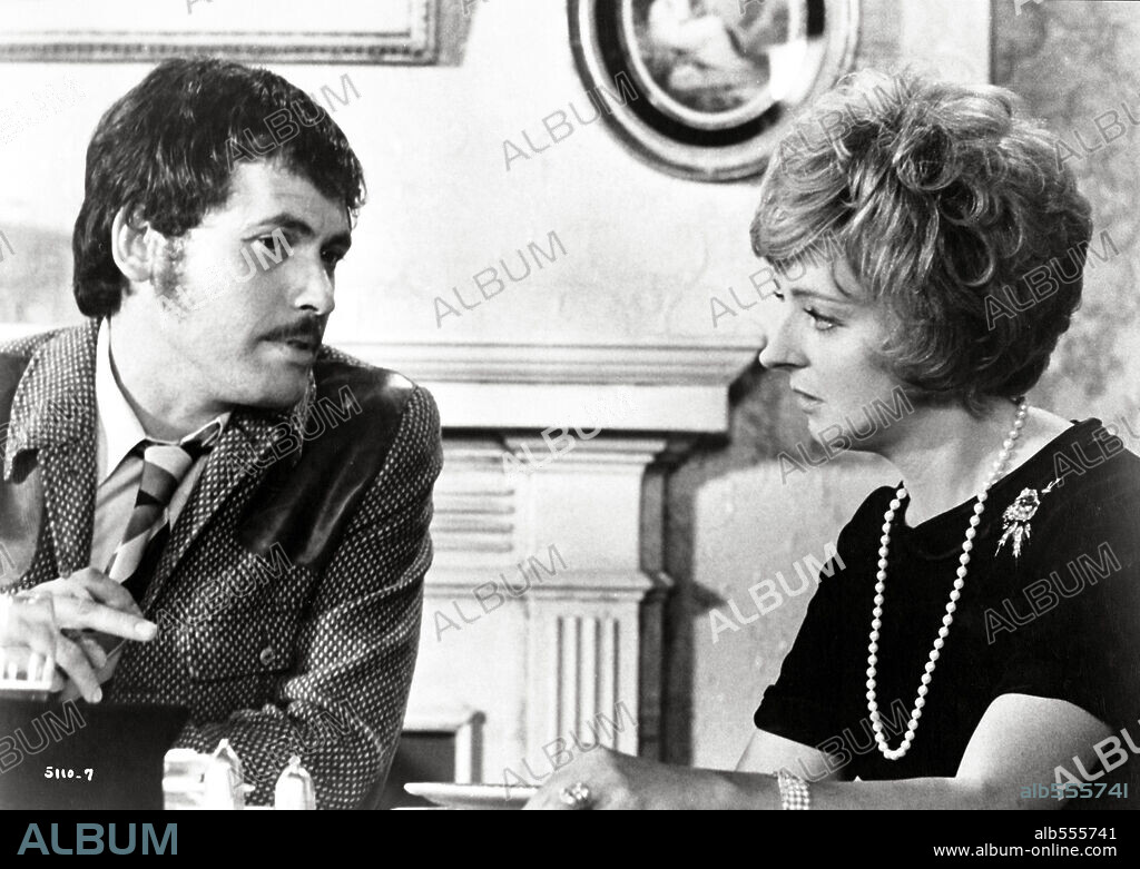 BARBARA LEIGH-HUNT y JON FINCH en FRENESI, 1972 (FRENZY), dirigida por ALFRED HITCHCOCK. Copyright UNIVERSAL PICTURES.