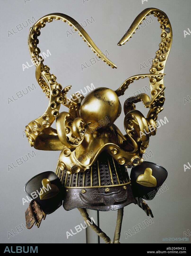 Koshotan-Nari-Zaboshi Bachi Kabuto, helmet with elaborate decoration in gilded wood in the shape of an octopus. Edo period (1603-1868). Japan, end of 18th century.