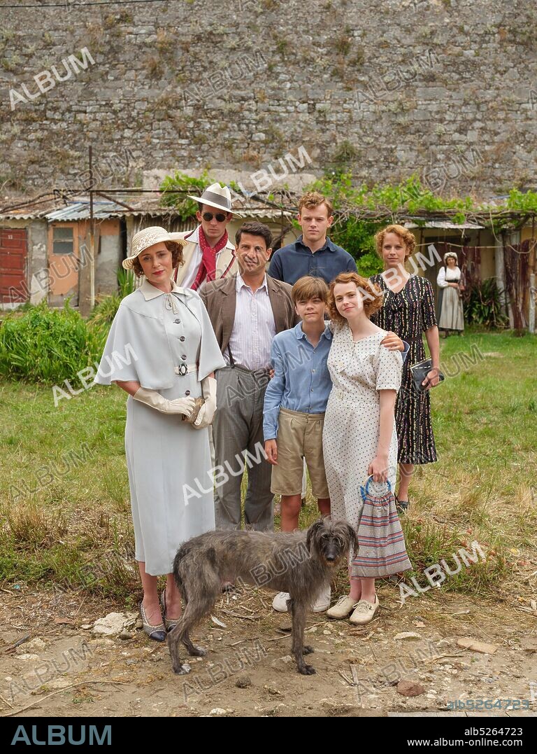 ALEXIS GEORGOULIS, Callum Woodhouse, Daisy Parker, JOSH O'CONNOR, KEELEY HAWES and MILO PARKER in THE DURRELL, 2016. Copyright Sid Gentle Films/Masterpiece Theatre/ITV - Independent Television. Episode 3x2.