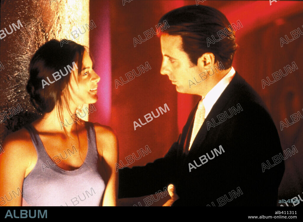 ANDY GARCIA and GABRIELLE ANWAR in THINGS TO DO IN DENVER WHEN YOU'RE DEAD, 1995, directed by GARY FLEDER. Copyright WOODS ENTERTAINMENT.