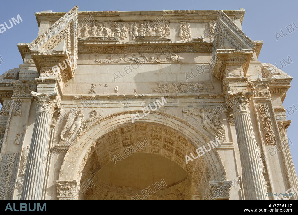 Arch of Septimius Severus, Leptis Magna, UNESCO World Heritage Site, Libya, North Africa, Africa.
