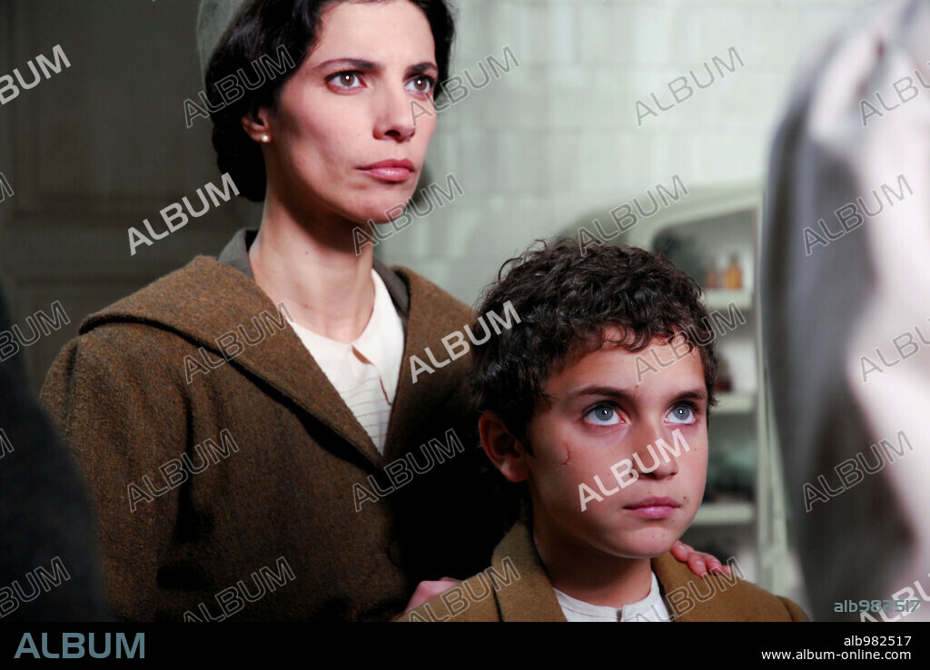 JUAN CIANCIO y MARIBEL VERDU en EL NIÑO DE BARRO, 2007, dirigida por JORGE ALGORA. Copyright PATAGONIK FILM GROUP/ADIVINA PRODUCCIONES SL/CASTELAO PRODUC.