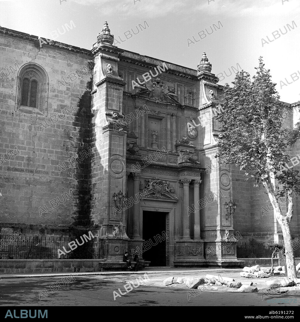 JUAN DE OREA. FACHADA NORTE DE LA CATEDRAL DE NUESTRA SEÑORA DE LA ENCARNACION DE ALMERIA - 1567 - FOTOGRAFIA EN BLANCO Y NEGRO - AÑOS 50 -.