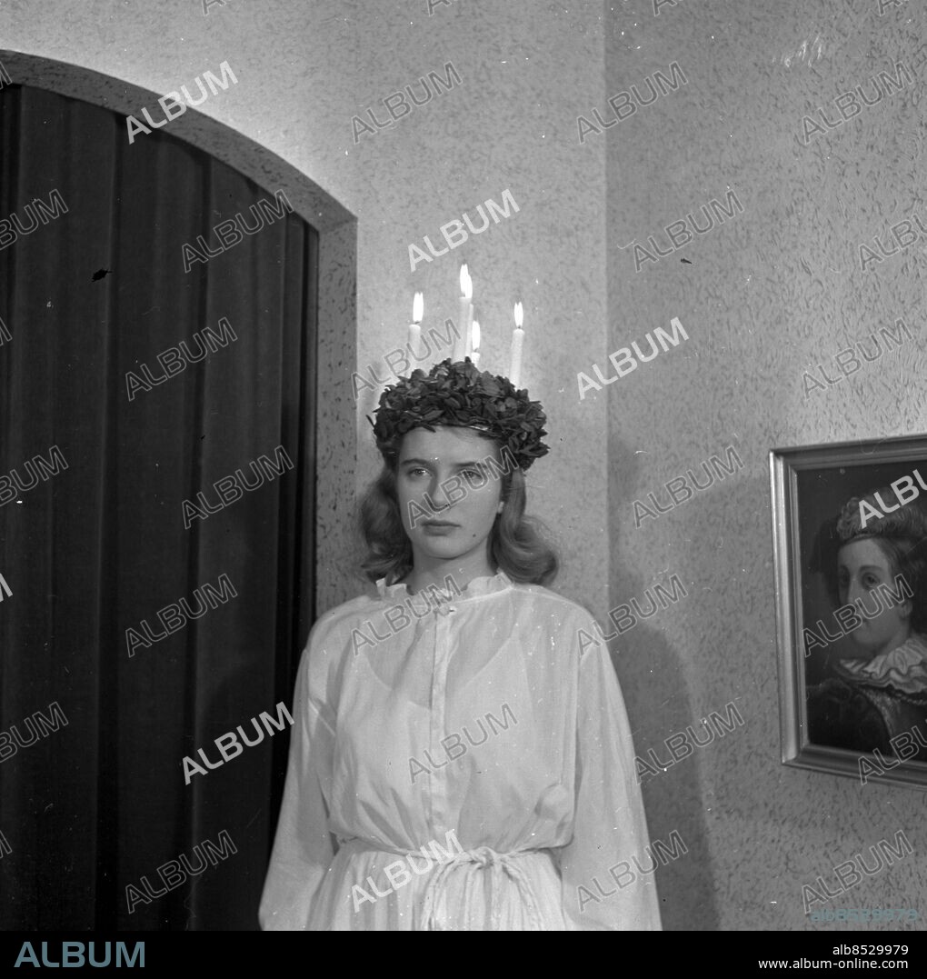 GÖTEBORG 1944-12-13. Göteborgs Lucia - Kerstin Schönemann - *** Local Caption *** TC-A285 TC-A285-03. TC-A285-03 . Foto: Thure Christiansson / Kamerareportage / TT / Kod: 2524.