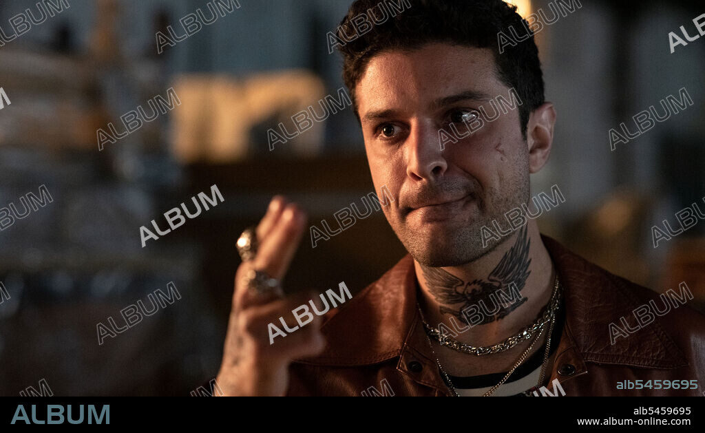 MIGUEL MALDONADO en SIN NOVEDAD, 2021, dirigida por RODRIGO SOPEÑA. Copyright HBO Max / Warner Bros. Television.