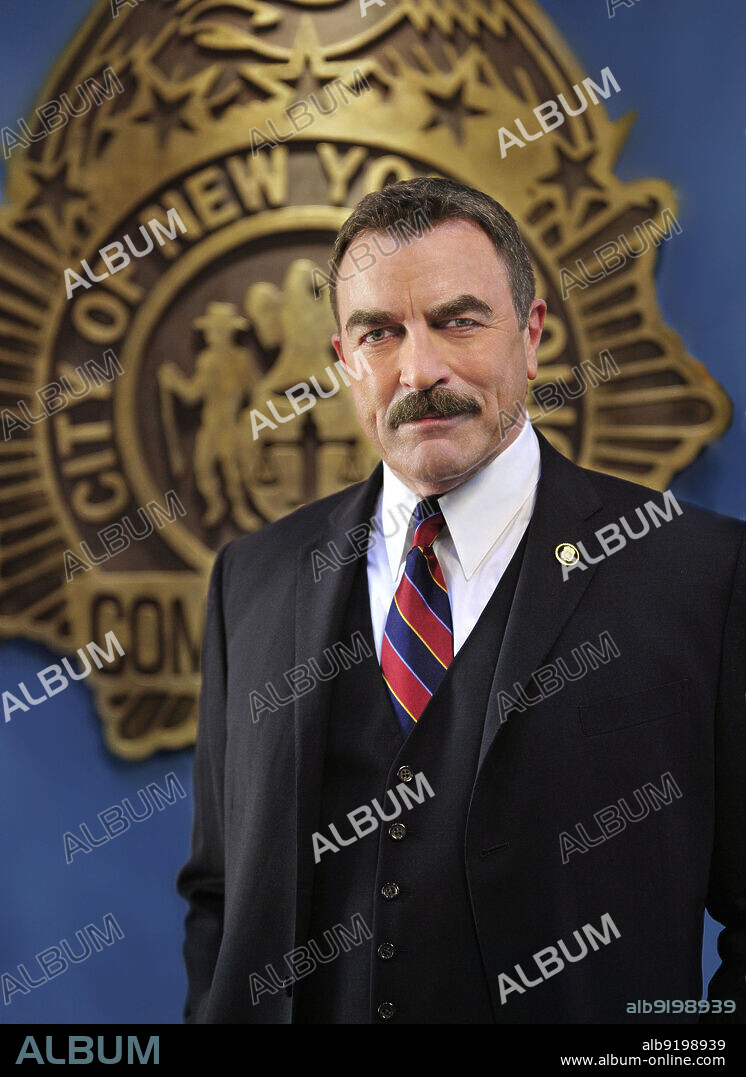 TOM SELLECK en FAMILIA DE POLICIAS, 2010 (BLUE BLOODS), dirigida por DAVID BARRETT, RALPH HEMECKER y ROBERT HARMON. Copyright CBS PRODUCTIONS.