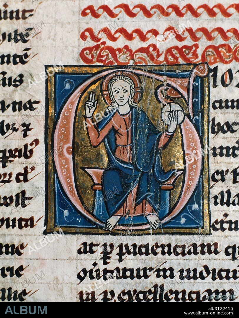 MINIATURA INICIAL DE LA LETRA "G" que encabeza la palabra "gloriosissiman" con la representación de CRISTO SENTADO EN UN SITIAL, bendiciendo con dos dedos. En la otra mano sostiene la bola del mundo tripartida, símbolo de los tres continentes conocidos. "LA CIUDAD DE DIOS" (DE CIVITATE DEI) obra de SAN AGUSTIN. Libro XXII. Libro manuscrito en pergamino. Folio I. Escrito en latín y letra gótica. Avión. Provenza (?). Siglos XIII-XIV. Museu Episcopal de Vic. Provincia de Barcelona. Comarca de Osona. Cataluña.