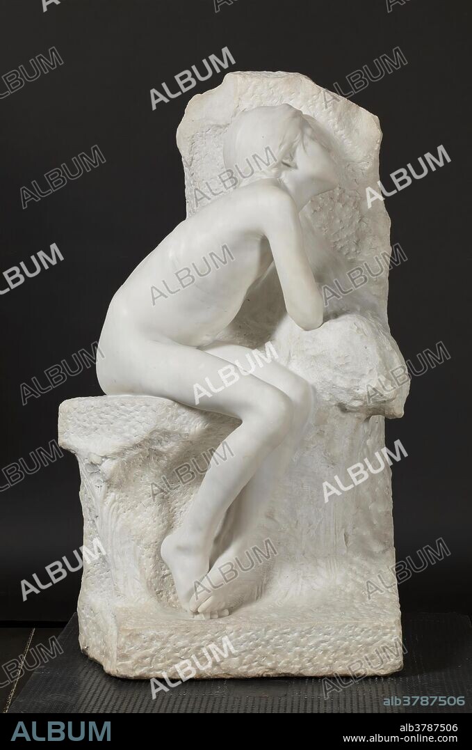 MIQUEL BLAY I FÀBREGAS. Miguel Blay y Fábrega / 'Niña desnuda (versión de Los primeros fríos)'. 1892. Mármol de Carrara, 109 x 65 cm.