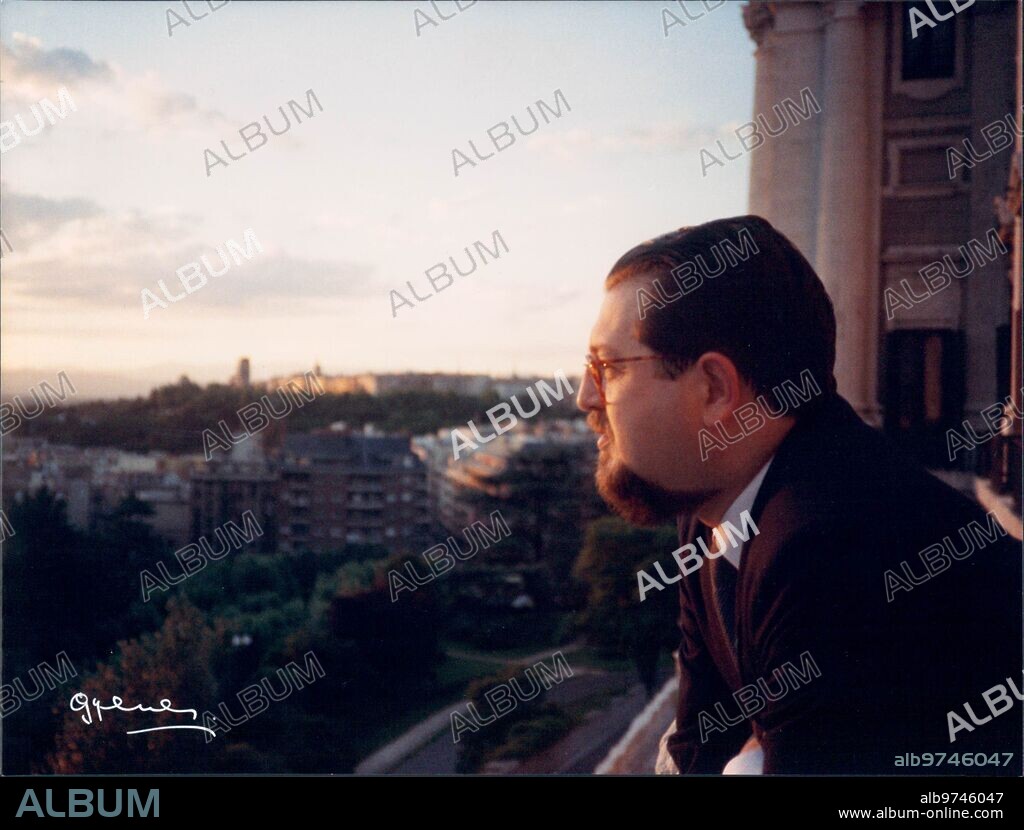 1975. Madrid. José Miguel Santiago Castelo leaning out from a balcony of the Royal Palace of Madrid.