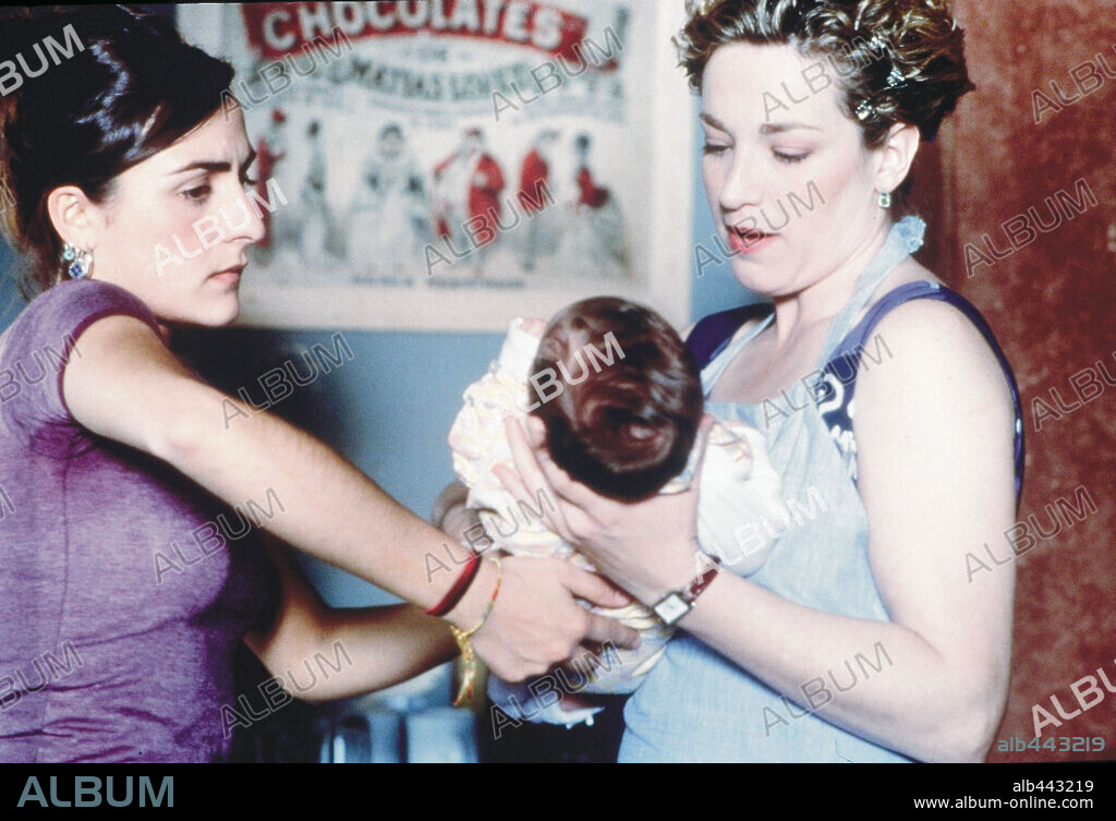 CANDELA PEÑA y CRISTINA MARCOS en INSOMNIO, 1998, dirigida por CHUS GUTIERREZ. Copyright SOGETEL/BOCABOCA PRODUCCIONES, S.A.
