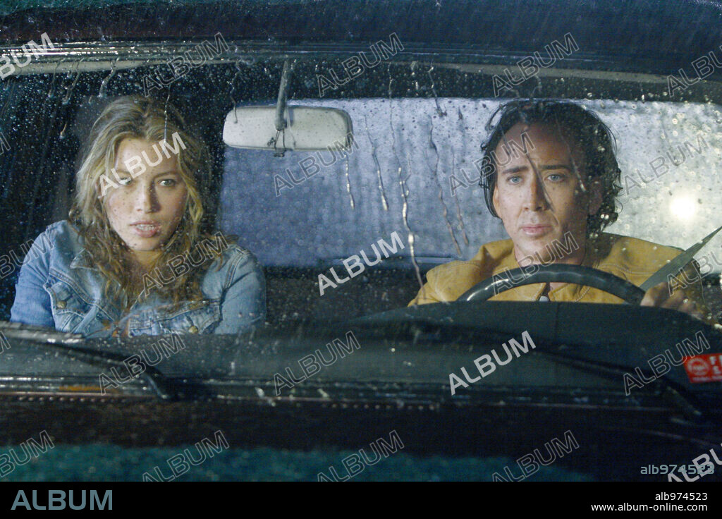 JESSICA BIEL and NICOLAS CAGE in NEXT, 2007, directed by LEE TAMAHORI. Copyright REVOLUTION STUDIOS/SATURN FILMS/EYETRONICS USA/INITIAL ENTER / LEDERER, JOSEPH.