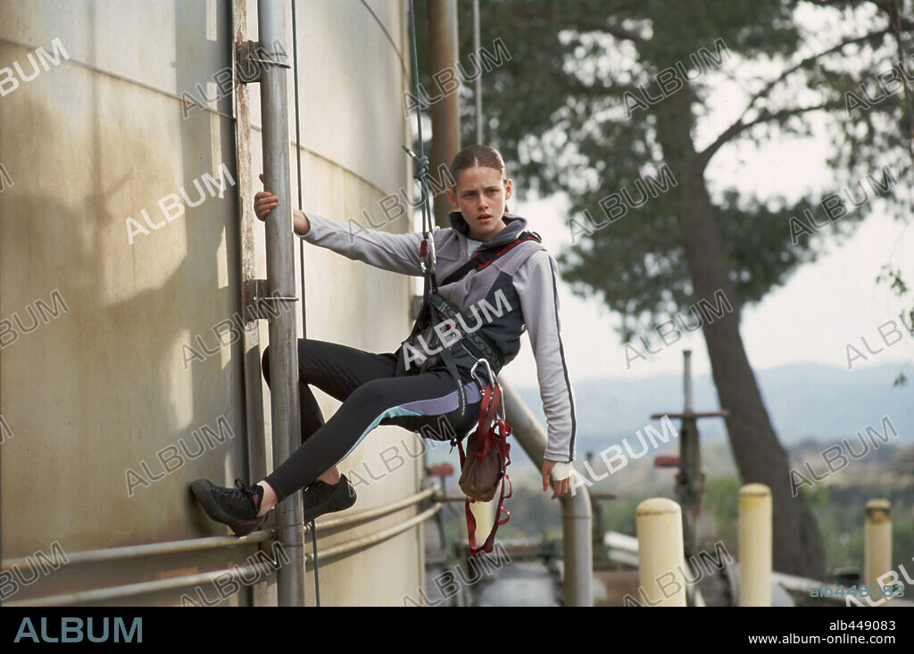 KRISTEN STEWART en MISIÓN SIN PERMISO, 2004 (CATCH THAT KID), dirigida por BART FREUNDLICH. Copyright 20TH CENTURY FOX / FOREMAN, RICHARD.