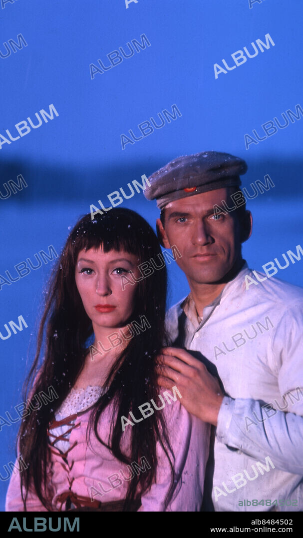 Woyzeck av Georg Büchner i regi av Håkan Ersgård Sänt första gången 1966-04-25 TV-pjäser persons: MARIANNE WESÉN;JENS ÖSTERHOLM sites: SVERIGE.