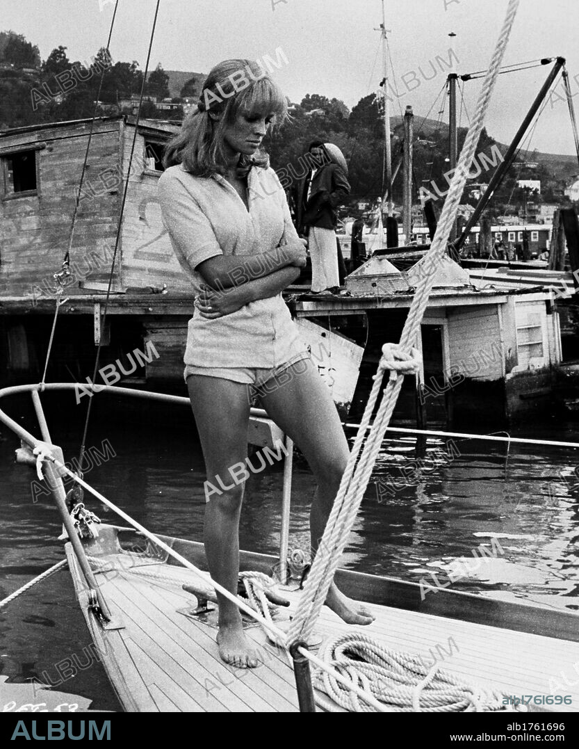 JULIE CHRISTIE en PETULIA, 1968, dirigida por RICHARD LESTER. Copyright WARNER BROTHERS.