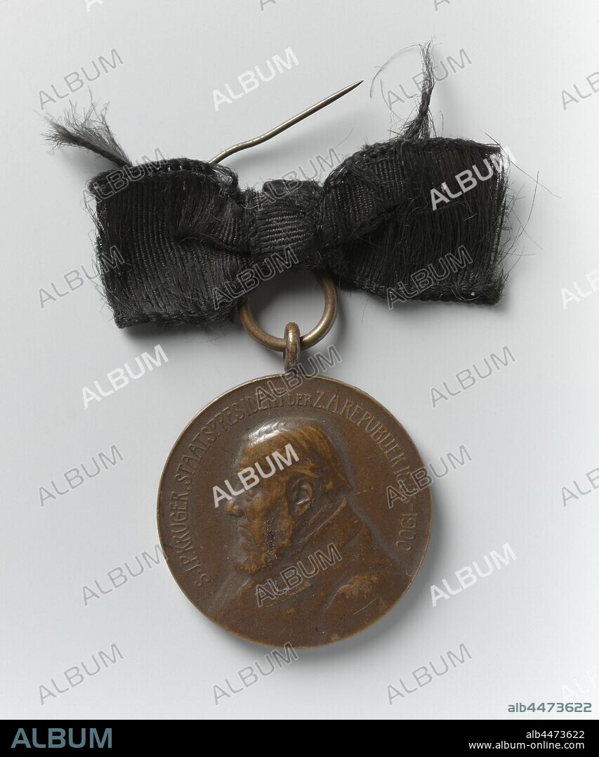 Funeral of Paul Kruger, President of the Republic of South Africa, in Pretoria, Bronze medallion with eyelet, ring and black ribbon. Front: man's bust inside the inside. Reverse: inscription, surrounded by palm branch, Pretoria, South Africa, Paul Kruger, Koninklijke Utrechtsche Fabriek van Zilverwerken van C.J. Begeer, Utrecht, 1904, bronze (metal), textile materials, striking (metalworking), l 5 cm × h 4 cm × h 3.3 cm × d 2.8 cm × w 13.25 gr.