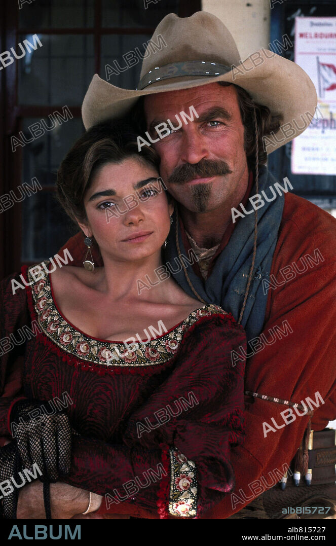 LAURA SAN GIACOMO y TOM SELLECK en UN VAQUERO SIN RUMBO, 1990 (QUIGLEY DOWN UNDER), dirigida por SIMON WINCER. Copyright PATHE.