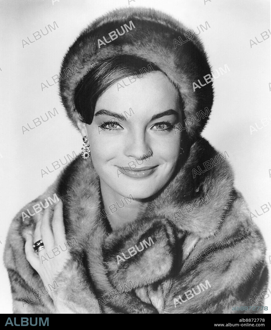 ROMY SCHNEIDER en PRESTAME TU MARIDO, 1964 (GOOD NEIGHBOR SAM). Copyright COLUMBIA PICTURES.