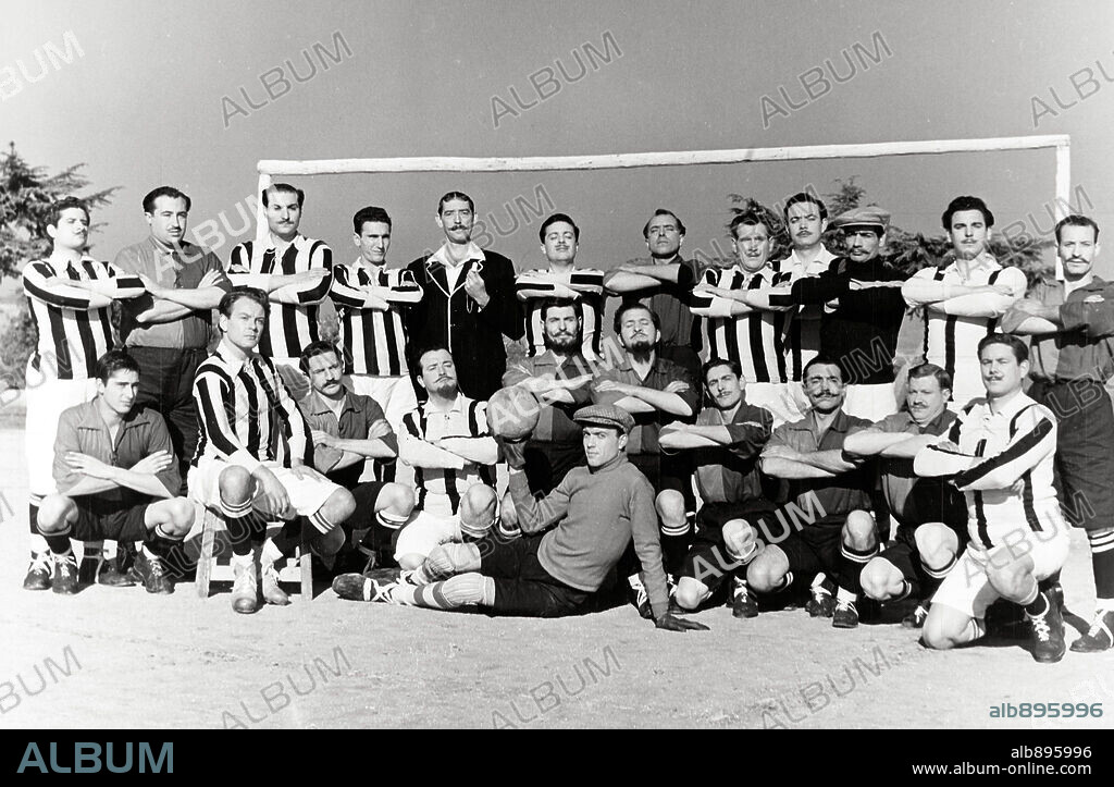 AQUELLOS TIEMPOS DEL CUPLE, 1958, dirigida por JOSE LUIS MERINO y MATEO CANO. Copyright M.G. FILMS.