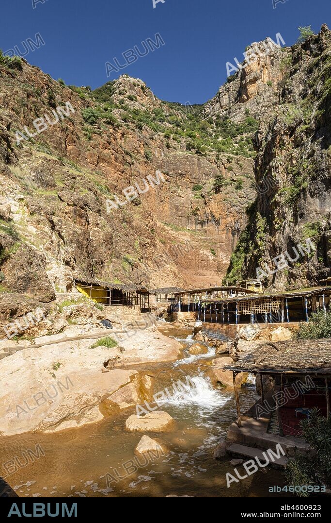 Fuentes de Oum Rabia, Zaouia de Ifrane, Atlas Medio,, Marruecos, Africa.