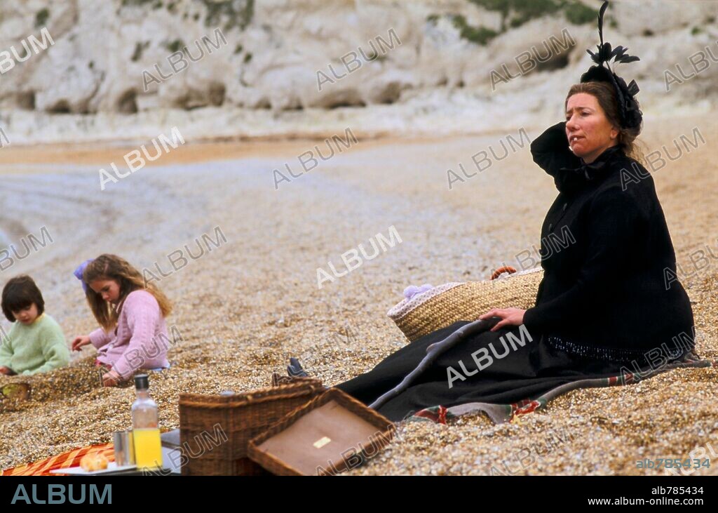 EMMA THOMPSON en LA NIÑERA MÁGICA, 2005 (NANNY MCPHEE), dirigida por KIRK JONES. Copyright UNIVERSAL PICTURES.