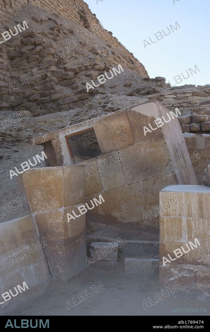 Egypt. Saqqara. Djoser's complex. The serdab, a small enclosed chamber. Third Millennium. Old Kingdom.