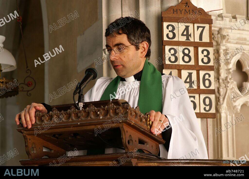 ROWAN ATKINSON en SECRETOS DE FAMILIA, 2005 (KEEPING MUM), dirigida por NIALL JOHNSON. Copyright ENTERTAINMENT FILM.