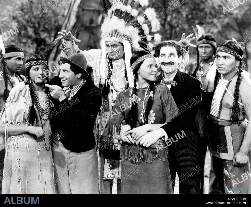 CHICO MARX und GROUCHO MARX in MARX BROTHERS - GO WEST, 1940 (GO WEST), unter der Regie von EDWARD BUZZELL. Copyright M.G.M.