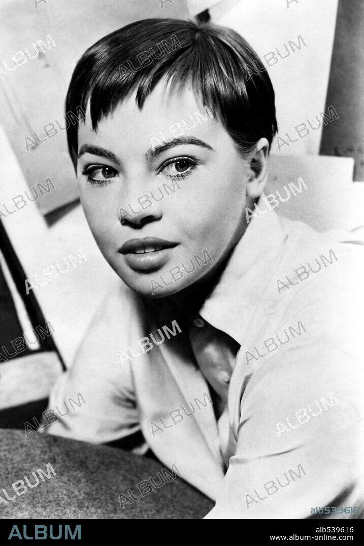 LESLIE CARON. 1955