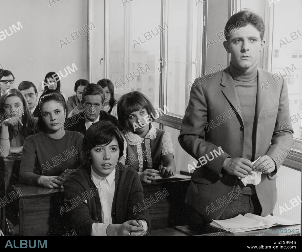 EMILIO GUTIERREZ CABA and KARINA in LOS CHICOS DEL PREU, 1967, directed by PEDRO LAZAGA. Copyright PEDRO MASO P.C.