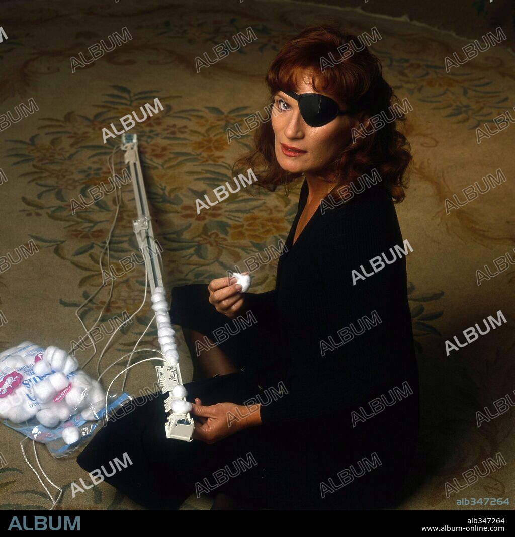 WENDY ROBIE in TWIN PEAKS, 1990, directed by DAVID LYNCH. Copyright LYNCH/FROST PRODUCTIONS.
