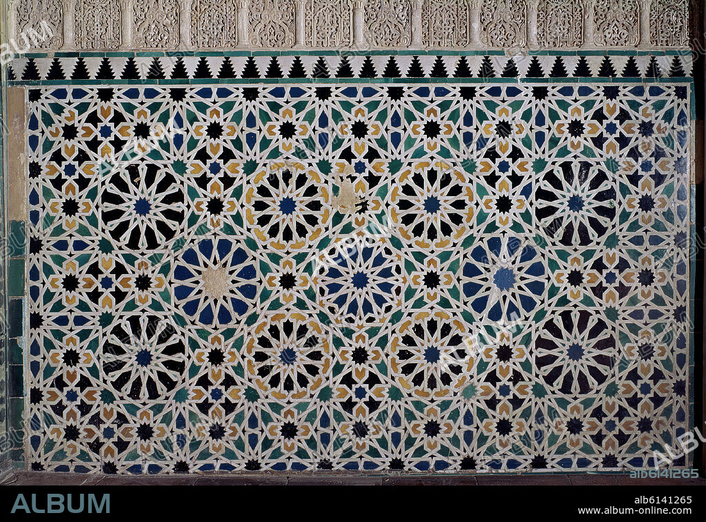 PALACIO DE COMARES - SALON DE EMBAJADORES -MOSAICO - ALICATADO CON ESTRELLAS DE 12 PUNTAS - SIGLO XIV.