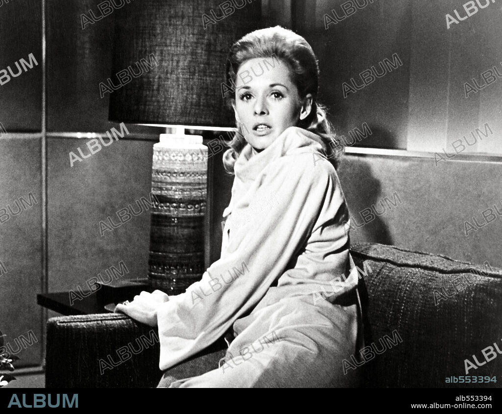 TIPPI HEDREN in MARNIE, 1964, directed by ALFRED HITCHCOCK. Copyright UNIVERSAL PICTURES.