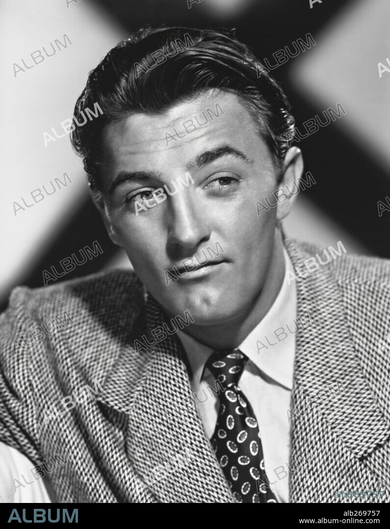 ROBERT MITCHUM.