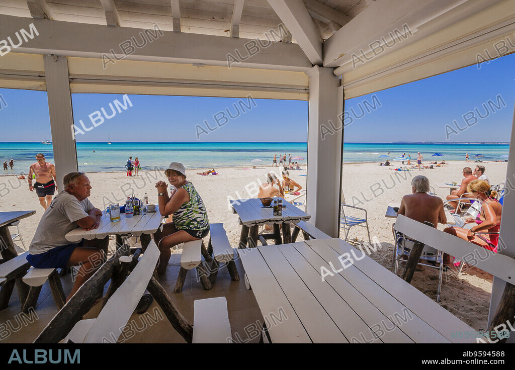 Chiringuito El Ultimo Paraiso - El Chiringito Del Medio- ,Es Trenc beach. Mallorca. Islas Baleares. Spain.