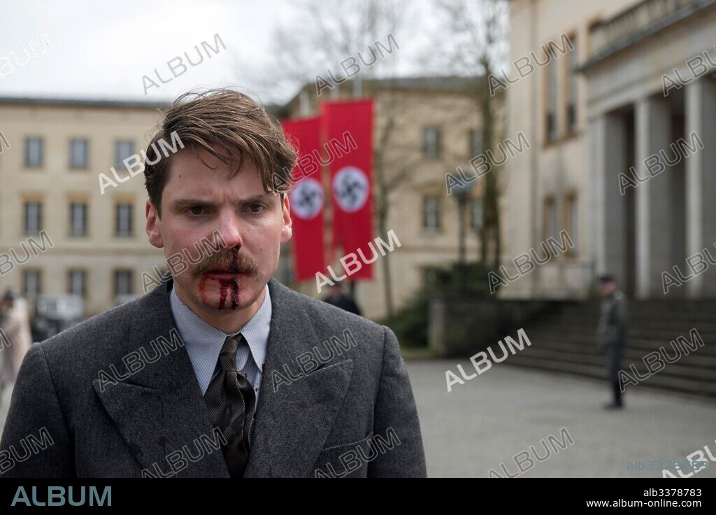 DANIEL BRUEHL. DANIEL BRUHL en ALONE IN BERLIN, 2016, dirigida por VINCENT PEREZ. Copyright X-FILME CREATIVE POOL/FILMWAVE/MASTER MOVIES.