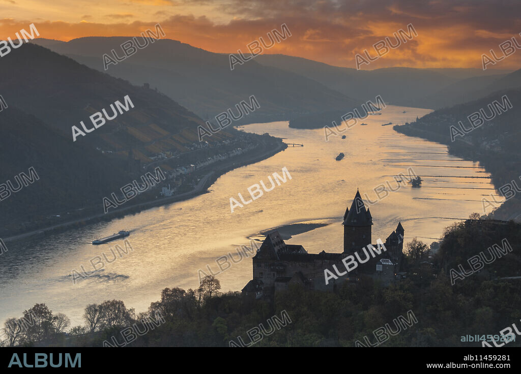 Stahleck Castle and Rhein River, Bacharach, Upper Middle Rhine Valley, Rhineland-Palatinate, Germany, Europe.