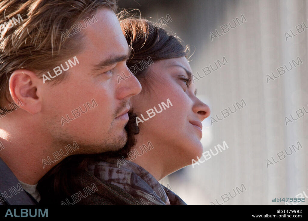 Leonardo DiCaprio und MARION COTILLARD in INCEPTION, 2010, unter der Regie von CHRISTOPHER NOLAN. Copyright WARNER BROSS PICTURES/SYNCOPY/LEGENDARY PICTURES / VAUGHAN, STEPHEN.