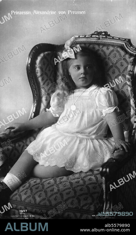 Alexandrine, princess of Prussia. (daughter of crown prince William and crown princess Cecilie), born 7/4/1915 in Berlin. Photo, c. 1915.