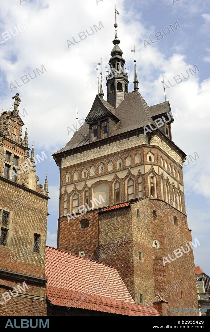 POLONIA. GDANSK. Torre de la prisión y cámara de la tortura. Edificio medieval. Actual sede del Museo del Ambar (MUZEUM BURSZTYNU KATOWNIA), donde se exponen piezas del ámbar báltico. Ciudad antigua. Europa.